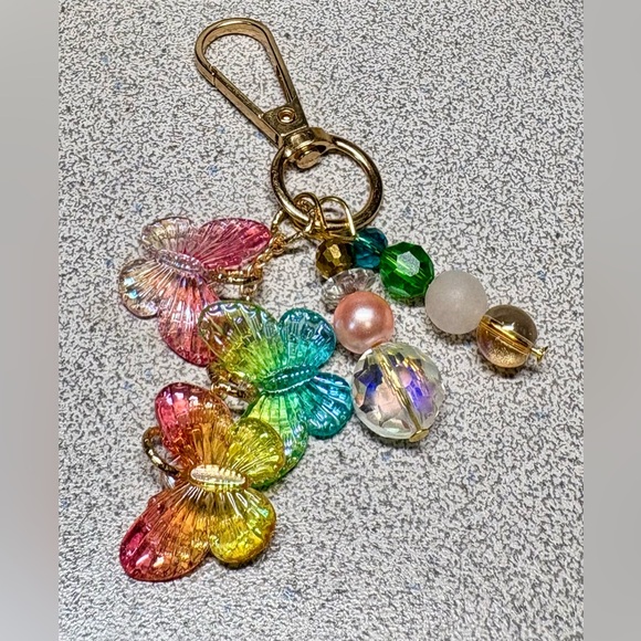 🌈 multi colored Butterfly Keychain - Picture 4 of 7